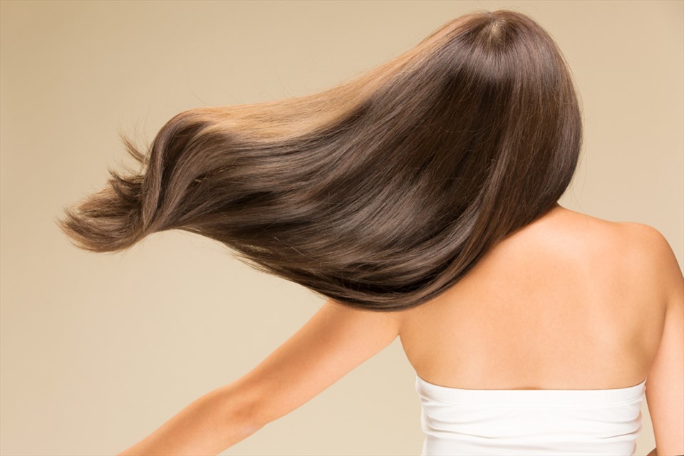 Massage da đầu thường xuyên giúp mái tóc mềm mượt và chắc khỏe