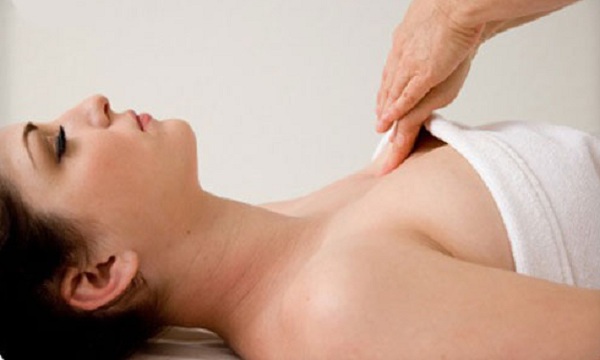 Duy trì massage ngực