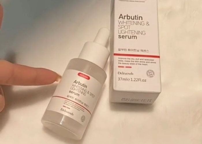 Review công dụng serum Deleventh Arbutin có tốt không?