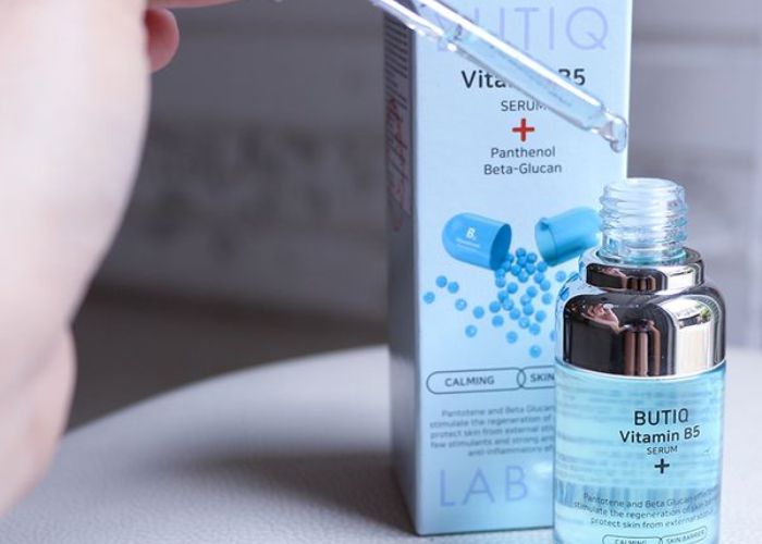Serum Butiq Vitamin B5 có kết cấu mỏng nhẹ nhanh thẩm thấu vào da