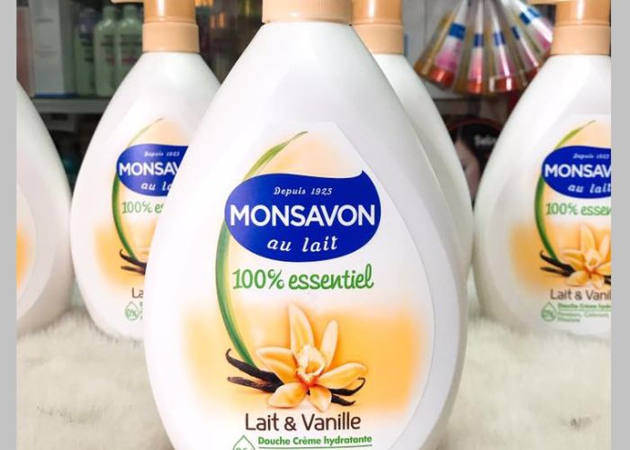 Sữa tắm Monsavon có khả năng tạo bọt, giúp cuốn đi hết bụi bẩn trên bề mặt da