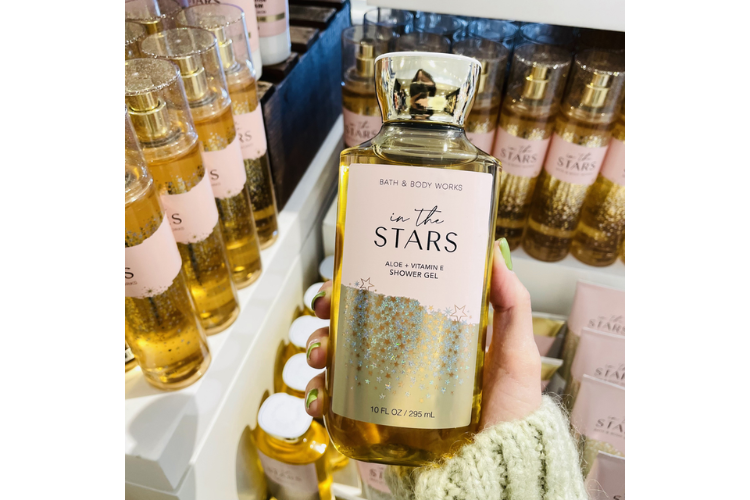 Thành phần của sữa tắm In The Stars được đánh giá cao về khả năng dưỡng ẩm và mang lại hương thơm ngọt ngào, quyến rũ