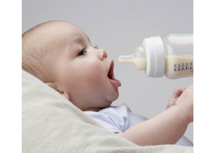 [TƯ VẤN] Nhiệt Độ Sữa Cho Trẻ Sơ Sinh Uống Phù Hợp