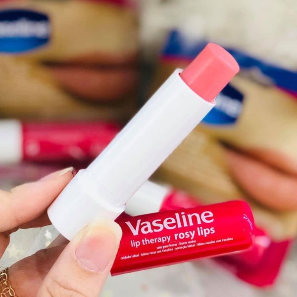 Review son dưỡng có màu Vaseline có tốt không?