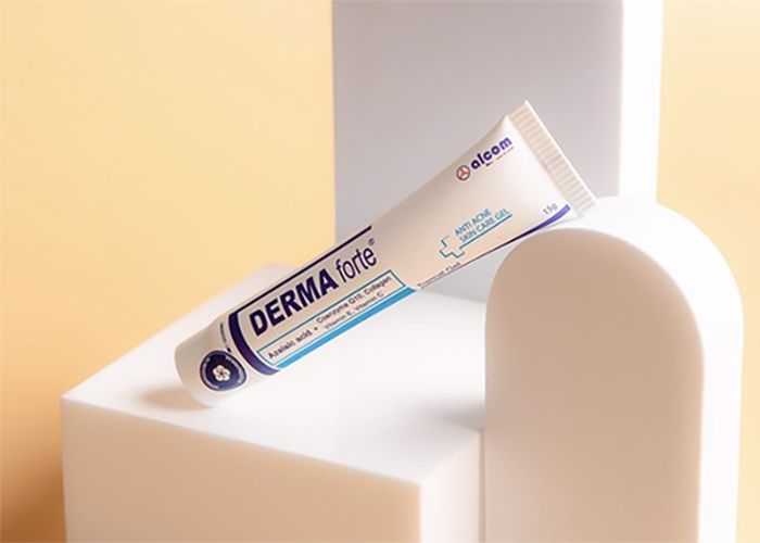 Derma Forte bôi toàn mặt được không? Bôi trước hay sau kem dưỡng?