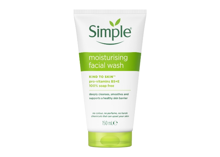 Sữa rửa mặt Simple cho da nhạy cảm - Moisturising Facial Wash có tốt không?