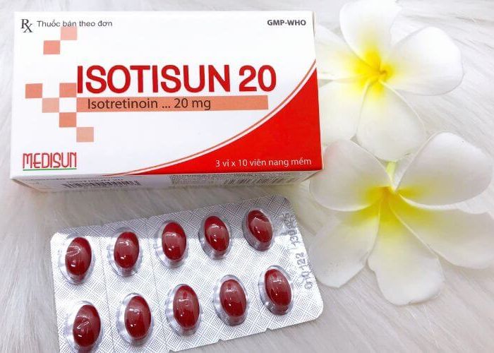 Uống isotretinoin có nên nặn mụn không? Cách dùng isotretinoin đúng cách!